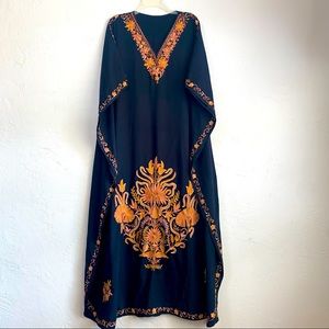 Women’s long Kaftan black embroidered detail